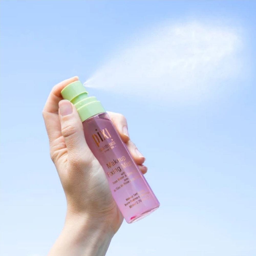 PIXI Makeup Fixing Mist with Rose Water & Green Tea - Picture 3 of 4